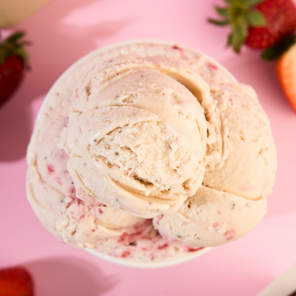 Strawberries & Cream Mini Cups (2 Pack)