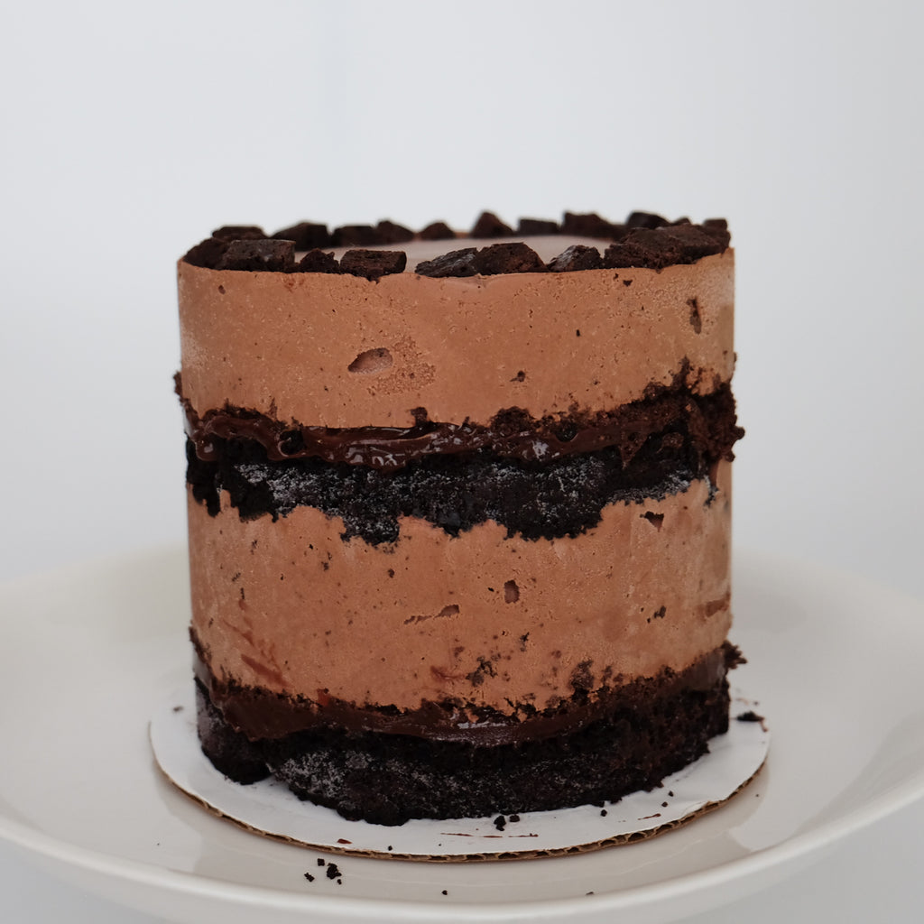 Chocolate Brownie Chunk Cake (V)